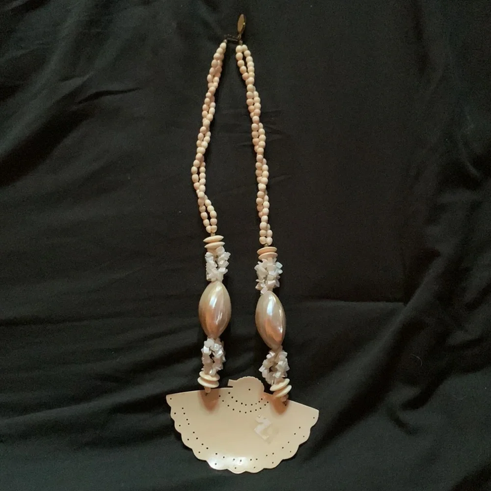 Shell necklace - Picture 4 of 4